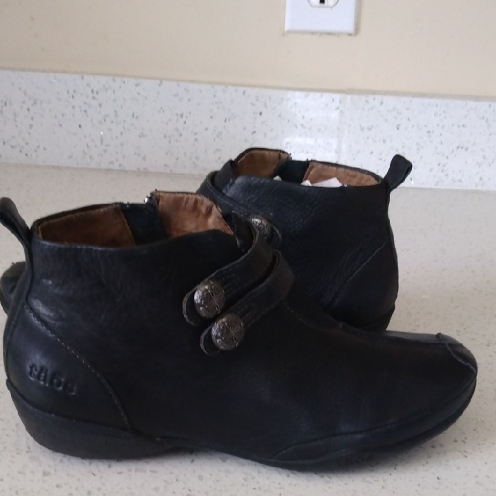 TAOS BOOTS - Picture 2 of 12